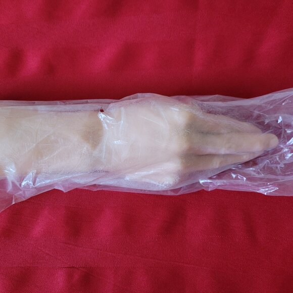 BRAND NEW, SPECIAL F/X, FILM PROP HAND, STILL SEALED!!! - Picture 2 of 4